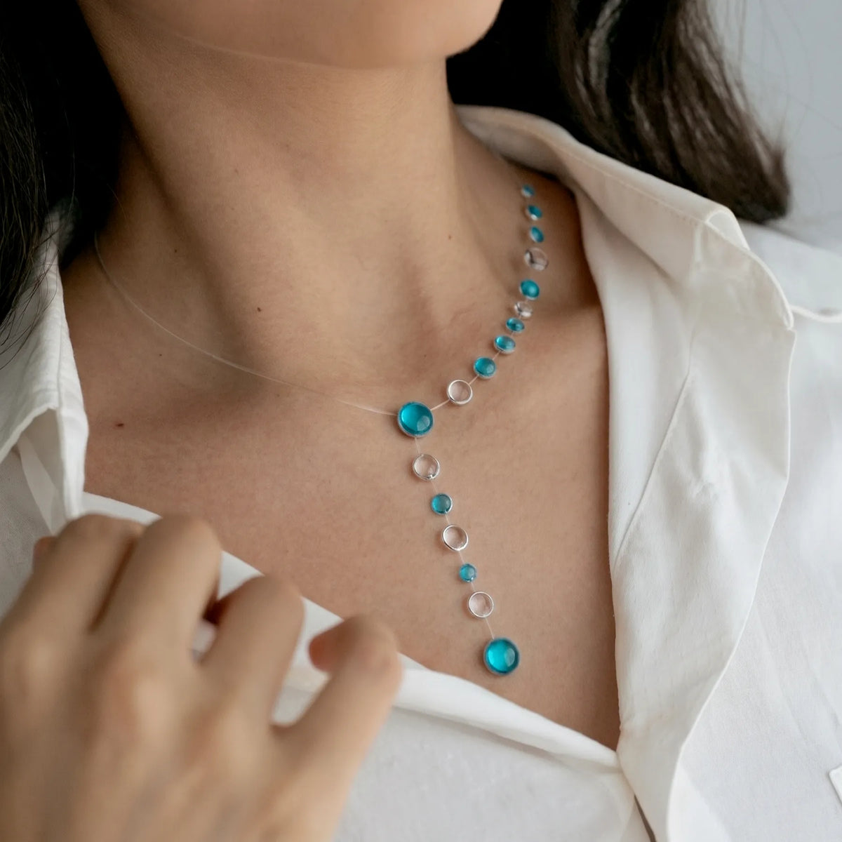 Collier Cascade Céleste (dégradé turquoise, style lariat)