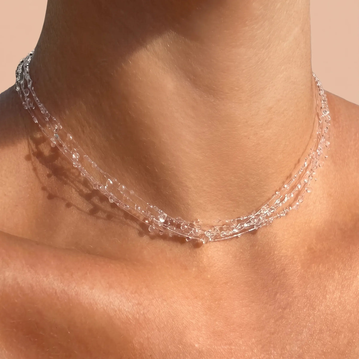 Collier Rosée Givrée (triple rang, petites perles transparentes)